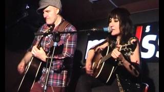 Amaral &quot;En sólo un segundo&quot; Sala Matisse. Charla-acústico Efe Eme. València 11.04.12