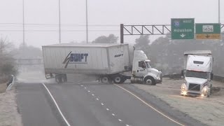 HD Tractor-trailer jackknife and Texas icy slides caught on camera - January 24, 2014