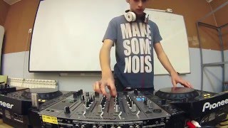 EDM Mix at CDJ 900 &amp; DJM 850 w/ PDJK (New Year Music) (by Nayl Khar)