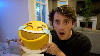 If you see this Laughing Cake, DO NOT EAT IT! Throw it away Fast! (Something bad will happen)