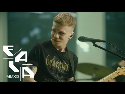 WaluśKraksaKryzys - Muszę robić te głupoty - live videoclip (FALA vol 1)