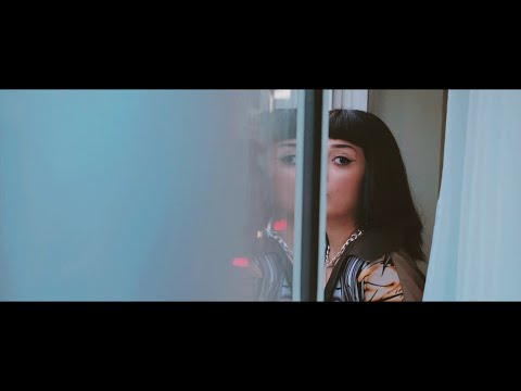 Aneeka - Işıkların Ortasında