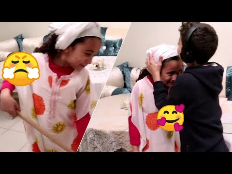 Quand tu dérange ta mère alors qu'elle fait le ménage... 😤😠