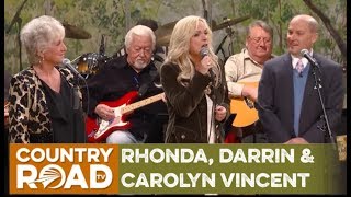 Rhonda, Darrin &amp; Carolyn Vincent sing Teardrops Over You on Country&#39;s Family Reunion