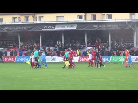 Einlaufen Mannschaften 1.FC Normannia Gmünd - TSV Essingen 1893 am 26.11.2022