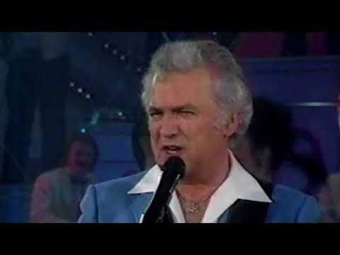 download lagu mp3 mp4 Bobby Hachey, download lagu Bobby Hachey gratis, unduh video klip Bobby Hachey