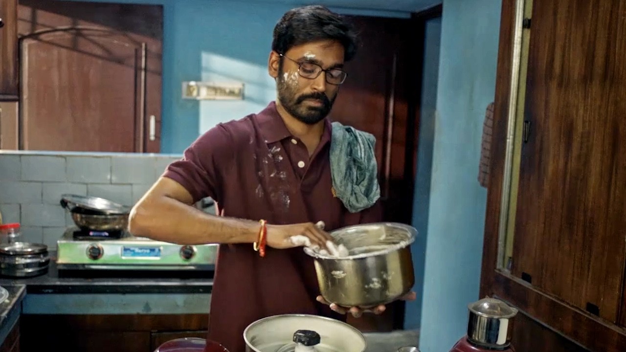 Dhanush घरके काम करके परेशान हो गया है | VIP 2 Lalkar फिल्म का मजेदा