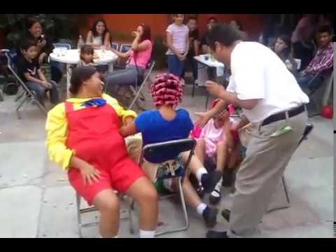 download lagu mp3 mp4 Las Sillas, download lagu Las Sillas gratis, unduh video klip Las Sillas