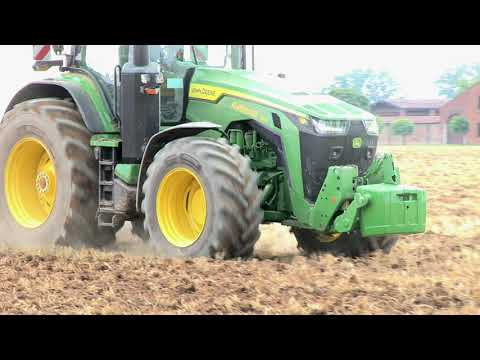 John Deere nuovo 8R 370 con Condor Flex della ditta Bella - Minima lavorazione
