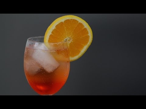 How to Make an Aperol Spritz