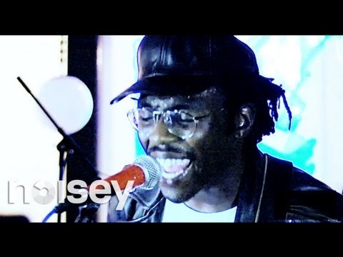 Catching Up With Dev Hynes - Noisey Specials #17
