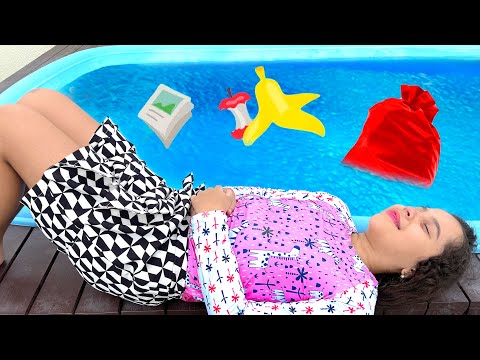 Sarah pretend play swimming in the pool story for children