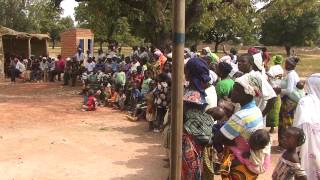 preview picture of video 'Mini-foire d'échange de bonnes pratiques à Founzan, Burkina Faso, Décembre 2012'