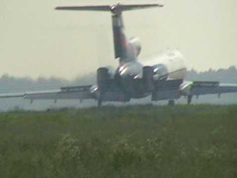 TU154 120609 on short final