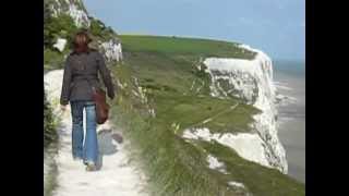 preview picture of video 'Windy walk along the White Cliffs of Dover - England, UK'