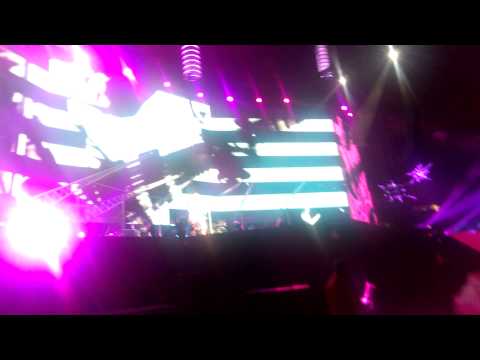 Fun. Paramore Muse - Plug In Baby @Stade De France Paris 2013 06 21