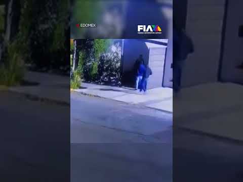🚨 Un hombre fue asaltado mientras metía su auto a la cochera de su casa en CuautitlánIzcalli