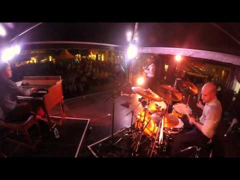 Cookin' On 3 Burners - Tokyo Saucer Live in Japan