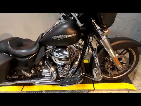 2014 Harley-Davidson Street Glide Touring FLHX