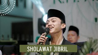 Download lagu Sholawat Jibril - Gus Azmi di pondok pesantren Alawiyyah Lamongan mp3