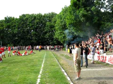 Roter Stern Leipzig - Die Mannschaft feiert ihre Fans