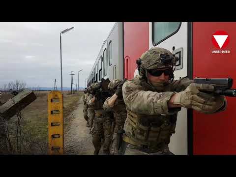 Jagdkommando "flutet" Personenzug