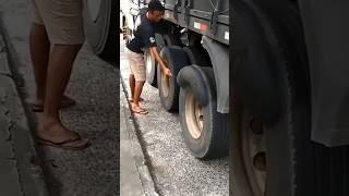 Download lagu Jangan pernah meletuskan gelembung ban mp3 Download lagu Jangan pernah meletuskan gelembung ban mp3