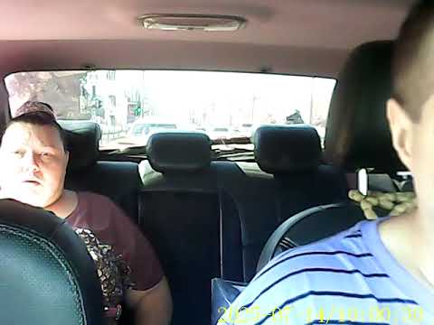 Шкура взяла 2р сдачу и хотела проехать дальше но не вышло