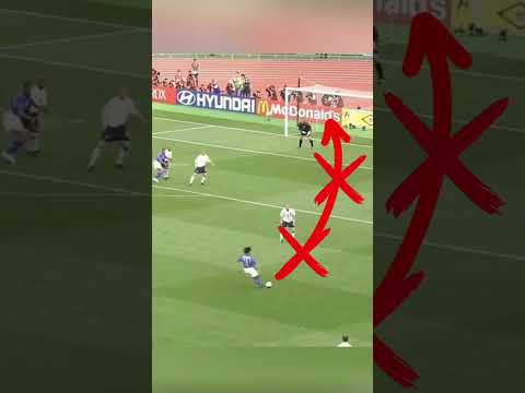 Ese tiro libre de Ronaldinho dejó atónito al equipo de England #fútbol #realmadrid