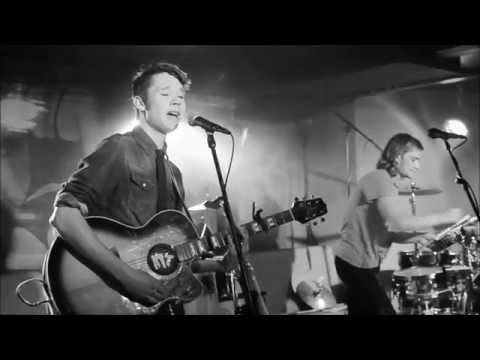 Major Tommy (Acoustic) - Live