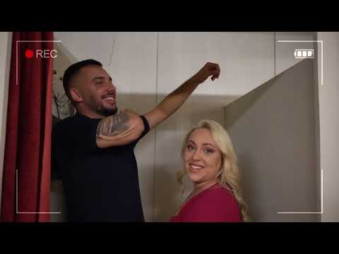 Katerina futet në dhomën e Keijsit, ajo e prek gjithandej