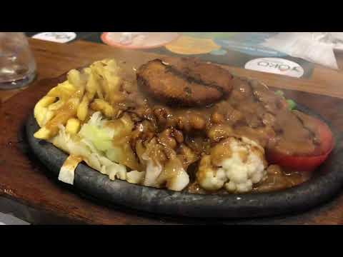 Yoko Sizzler - Veg Sizzler with Baked Beans Noodles and Garlic Sauce