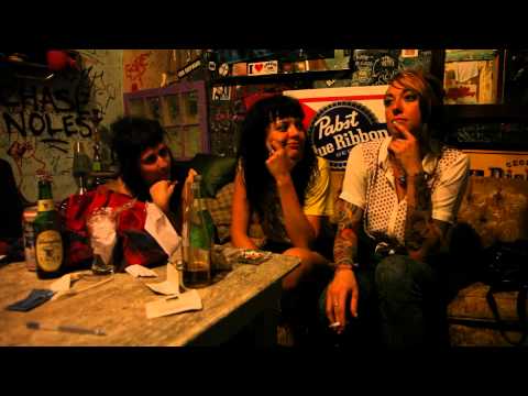 HAND ENT - The Coathangers - Live at The Earl