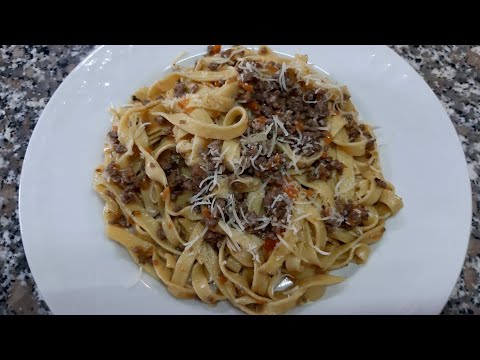 tagliatelle fatte in casa con ragu' bianco