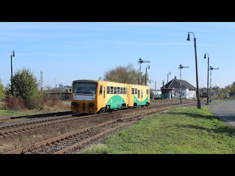 Czech “RegioNova” 814-142 reaches as Os9818 Jeneč station