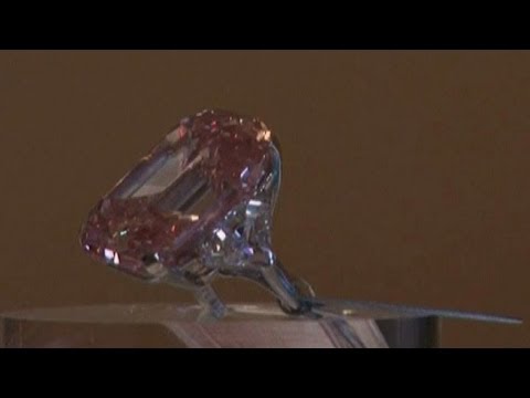 La beffa del diamante rosa: venduto all'asta ma mai pagato