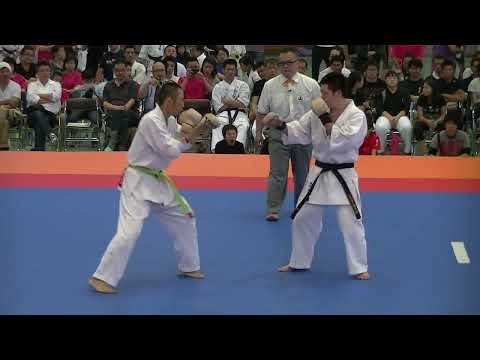 Kyokushin Karate with Head Punches (Shinken Shobu) - Kentaro Araki vs Ryusuke Yusa