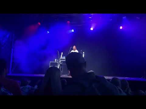 Harske Hubbi på Skarø Festival.