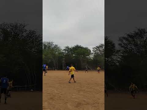 gol do Lázaro para o time amarelo 2x2 azul no sussuarana