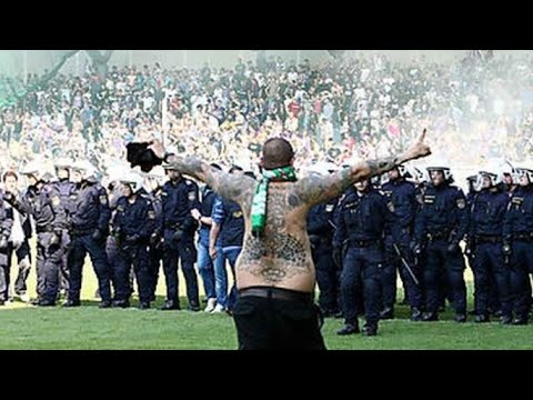 Rapid-Platzsturm beim Wiener Derby 2011