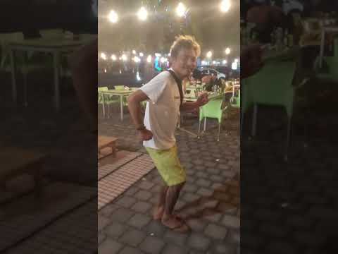 Melut Biu @gusjodyofficial  Vs Dolpin 🤙