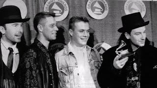 U2 ☮☮❤  God Part 2 ❤☮☮ Lyrics Texas