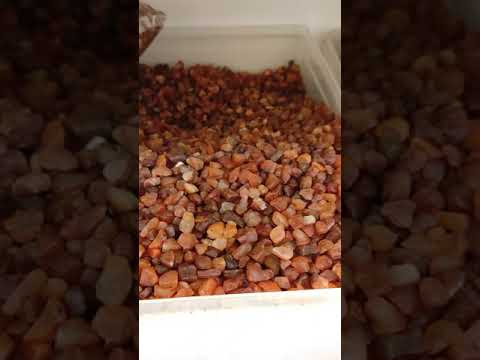 Red carnelian chips