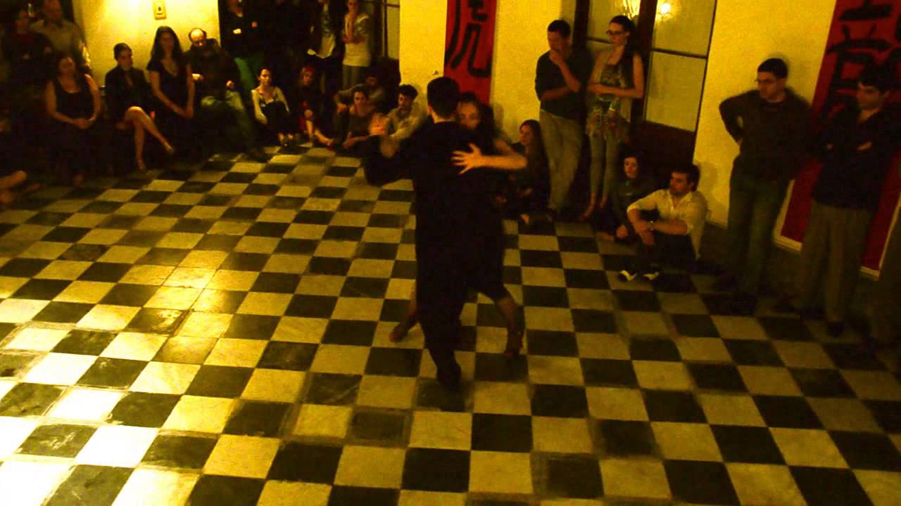 Inés Muzzopappa y Dante Sánchez en Milonga El Tigre y El Dragón 3 de 4