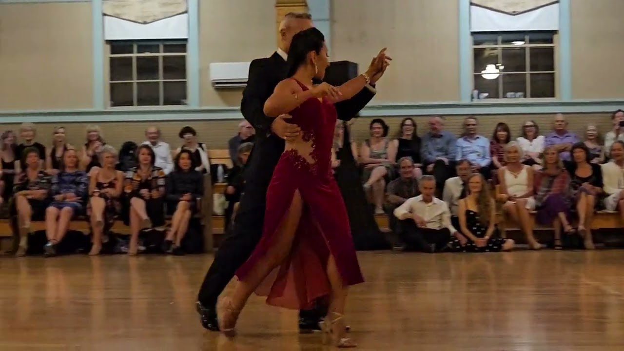 Video thumbnail for Paloma Berrios & Maximiliano Alvarado at Burning tango (2 of 2)