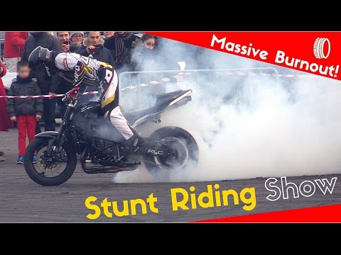 Stunt Rider Freestyle Show by Madera - Massive Burnout!