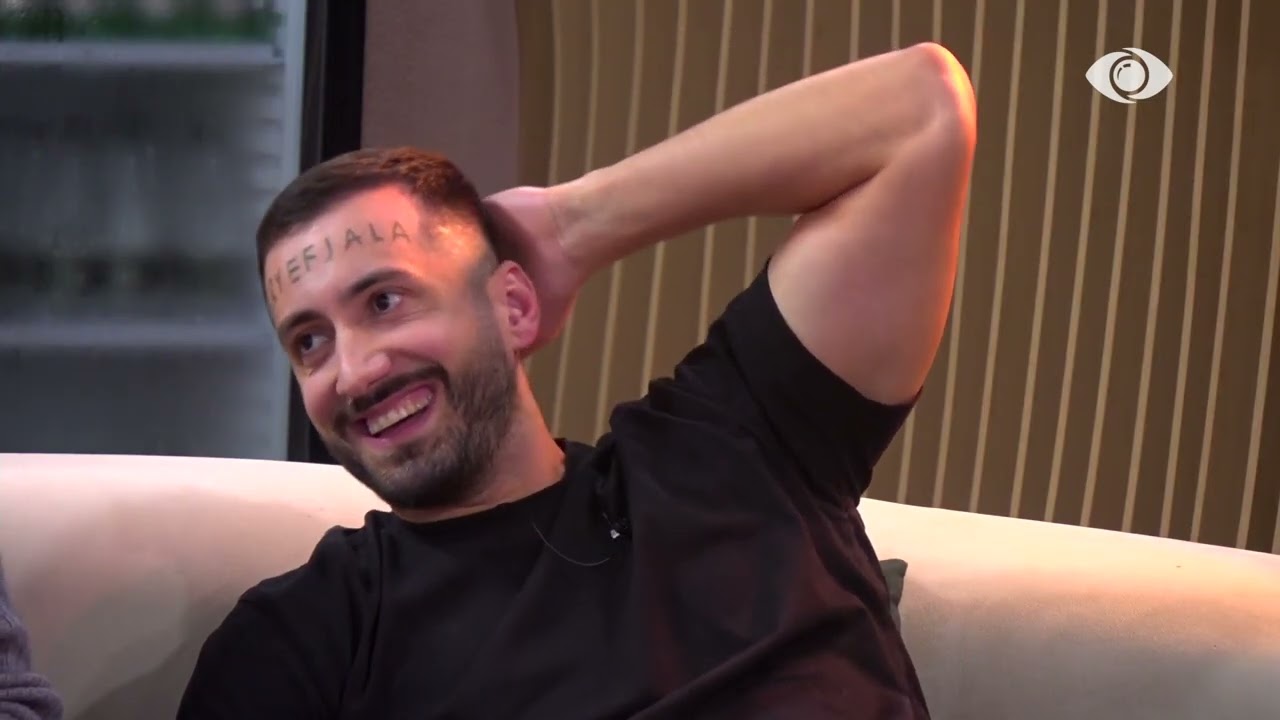 “Nuk ka shumë kohë që e përdor, është e re”/ Vijon loja, a do të mund ta gjejë Jozi fjalën?