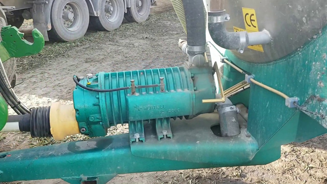 Watch TRACTOR cargando cuba de purín Now TRACTOR cargando cuba de purín