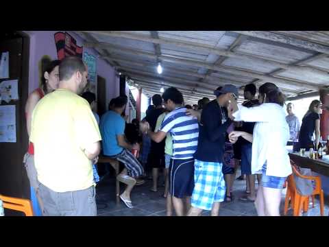 Aaron Vialta dançando Forró em Itaúnas!