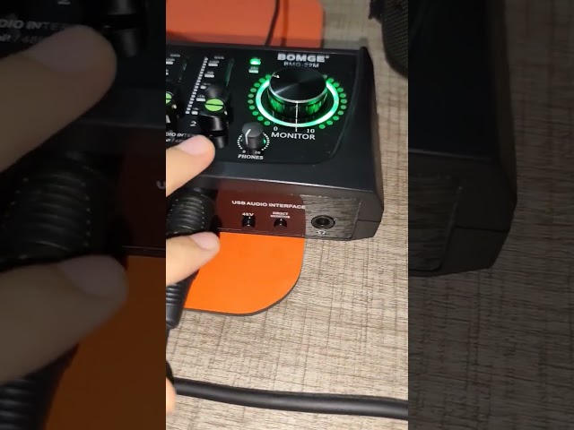 Vídeo relacionado con BOMGE Interfaz de audio USB (24 bits/192 kHz) con XLR, alimentación fantasma, monitoreo directo, bucle trasero para grabación de PC, transmisión, guitarrista, vocalista y podcasting